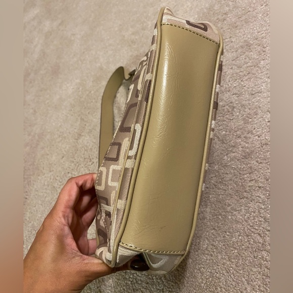 BRAND NEW! Nine West Retro Print Shoulder Bag in Neutral Colours. - Picture 6 of 7